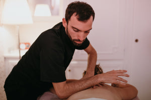 Le massage traditionnel lomi-lomi