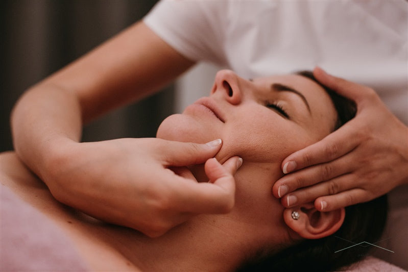 Massage Lifting Facial 25', anti-âge et effet immédiat